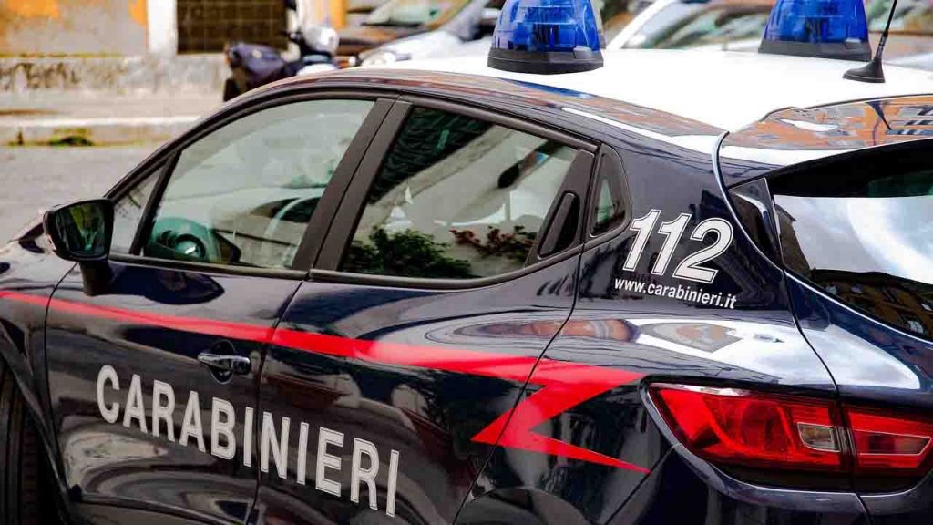 Carabinieri arrestano coppia residente a Pisa che spacciava banconote false