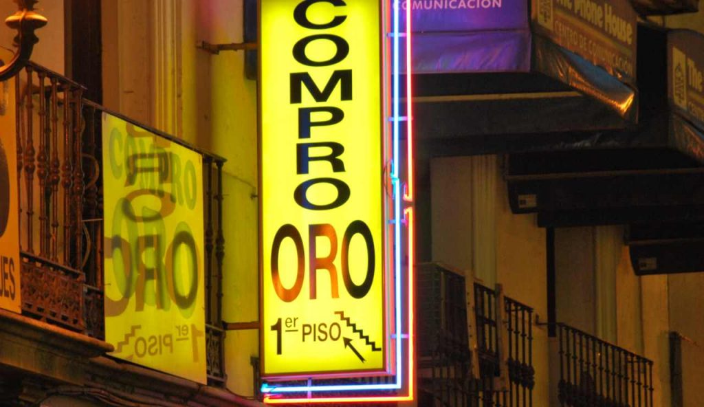 Compro oro - foto Wikimedia Commons - LaGazzettadelSerchio.it